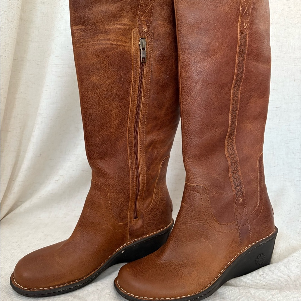 UGG Hartley Wedge Leather Boots
